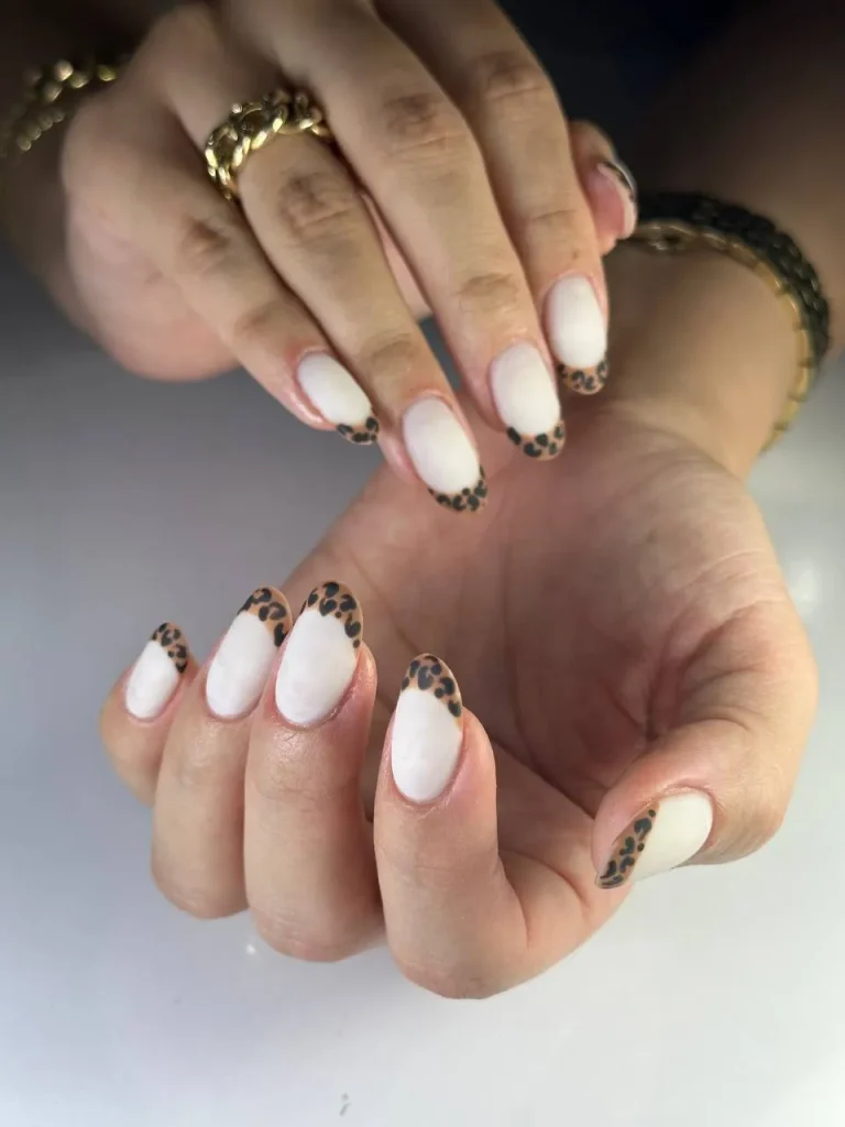 مدل کاشت ناخن- نمونه کار بهترین سالن کاشت ناخن در صادقیه تهران (38)