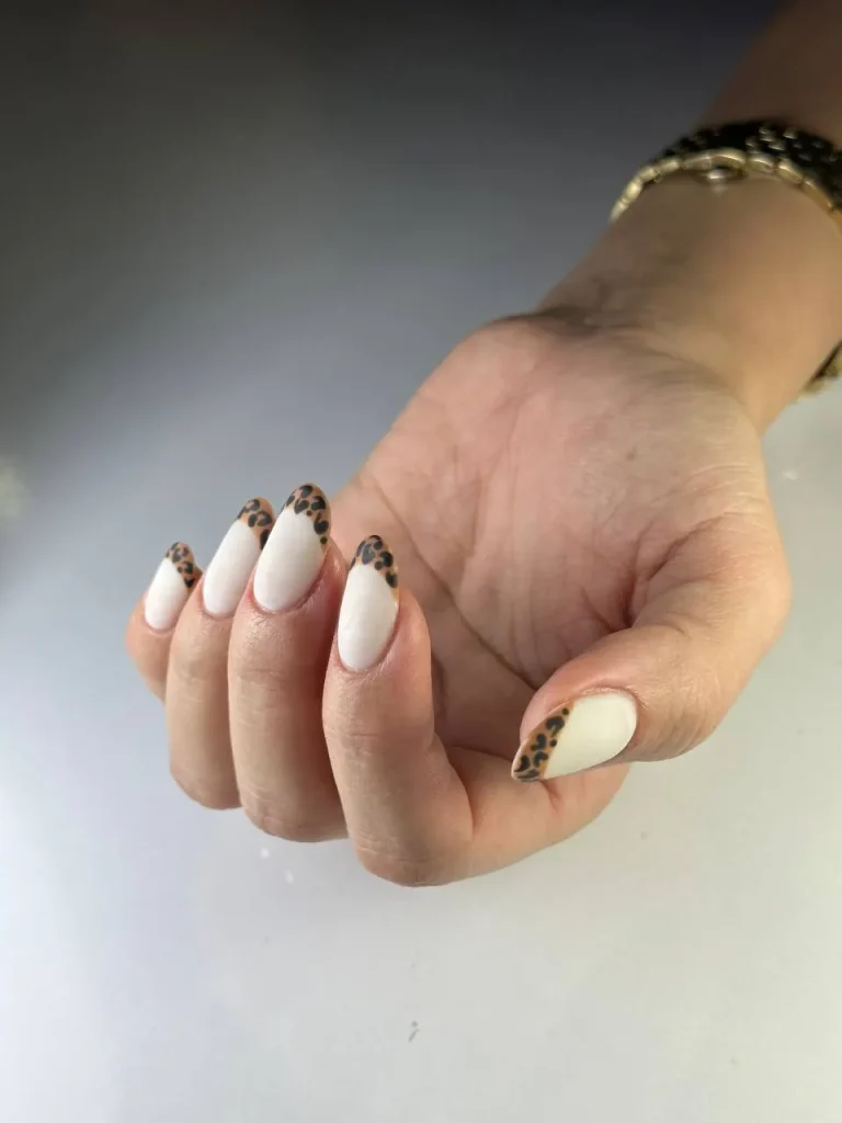 مدل کاشت ناخن- نمونه کار بهترین سالن کاشت ناخن در صادقیه تهران (41)